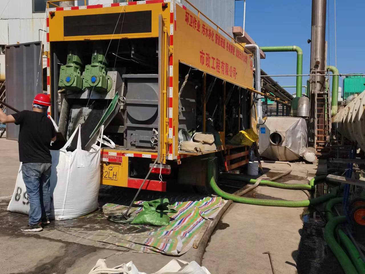 扶余淤泥压干处理